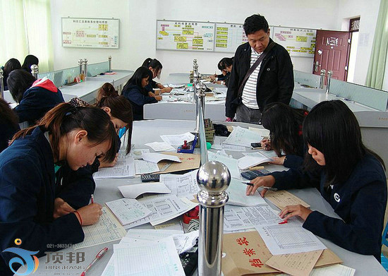 手工财会模拟实验室配置标准(图12) 财会模拟实验室设备