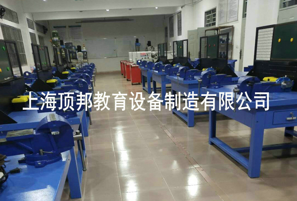 钳工世界杯预选赛比分
方案(图3) 钳工工作台(防护网B)